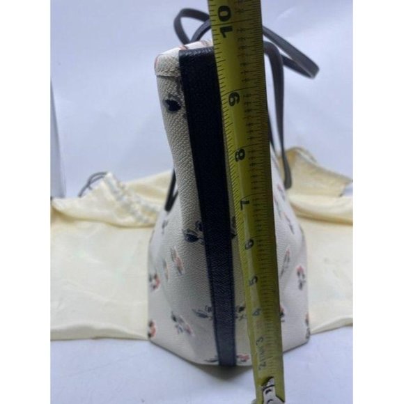 Coach shopping xl floral great condition msrp whit - Picture 2 of 12